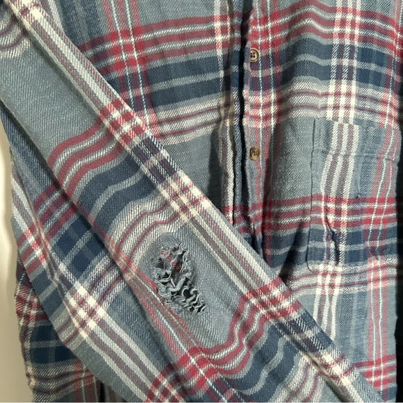 AE women’s distressed shirt - Picture 4 of 4